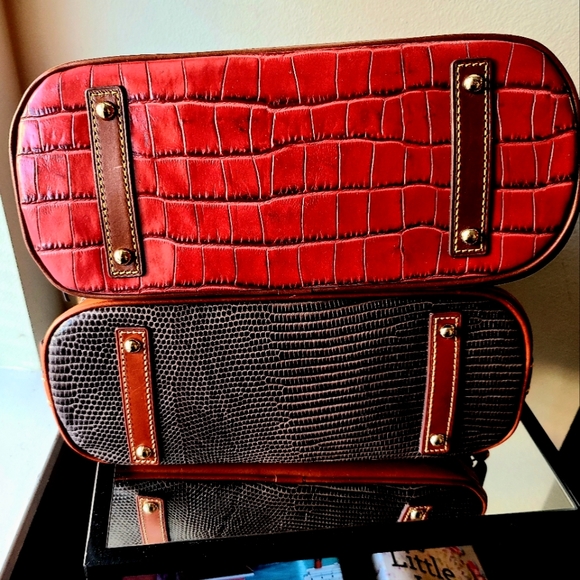 BUNDLE DOONEY AND BOURKE WOMEN'S PURSES - Picture 2 of 7